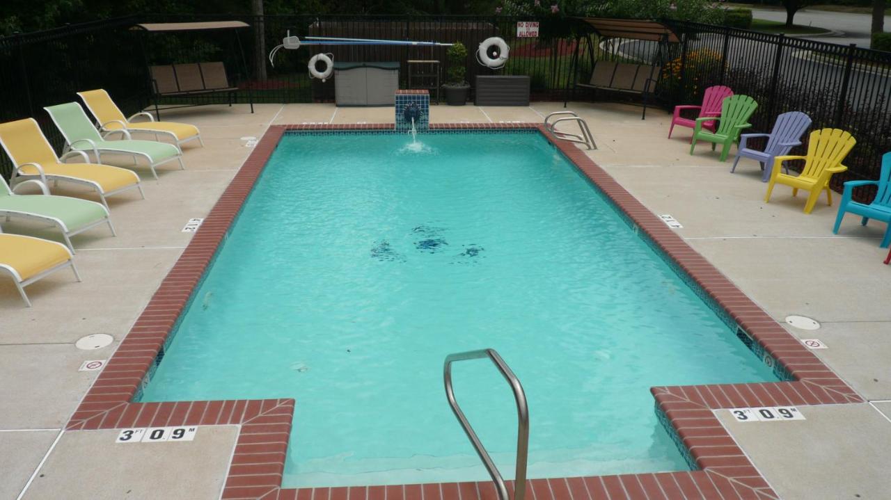 | Candlewood Suites Newport News-Yorktown, an IHG Hotel