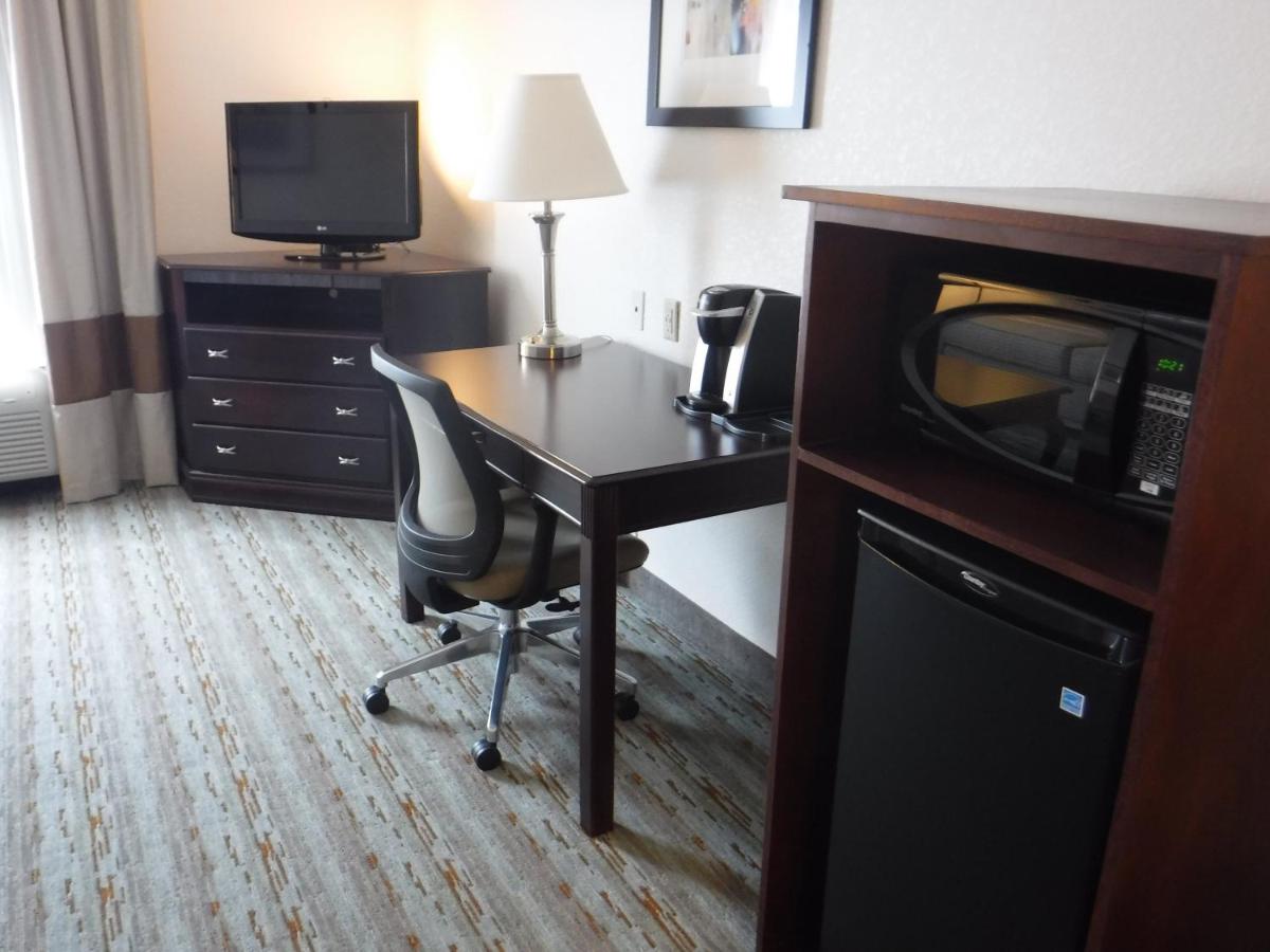 | Holiday Inn Express West Jefferson, an IHG Hotel