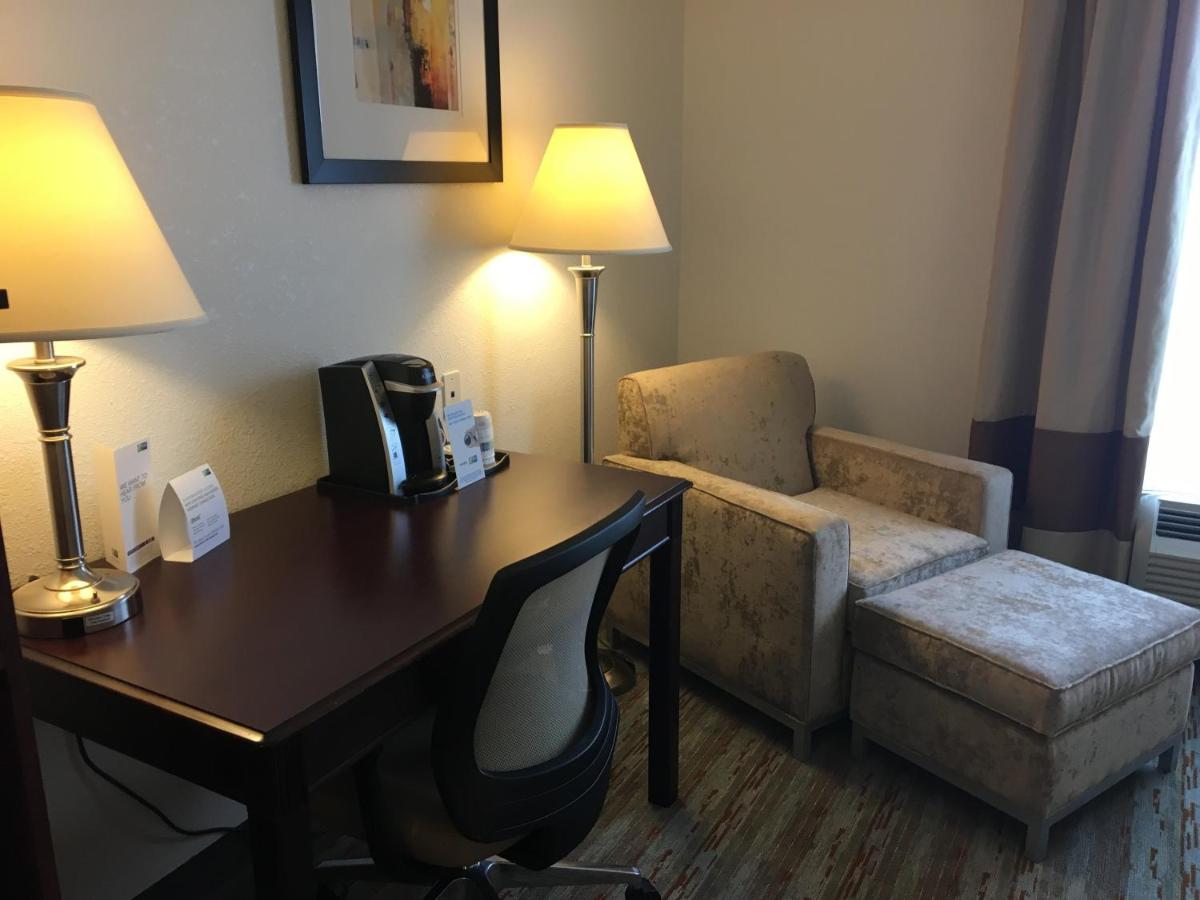 | Holiday Inn Express West Jefferson, an IHG Hotel