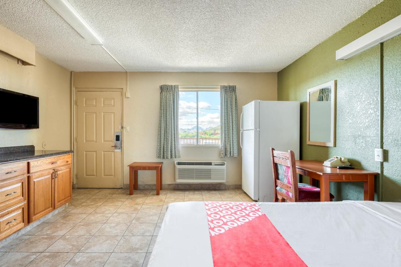  | OYO Hotel Tucson Downtown