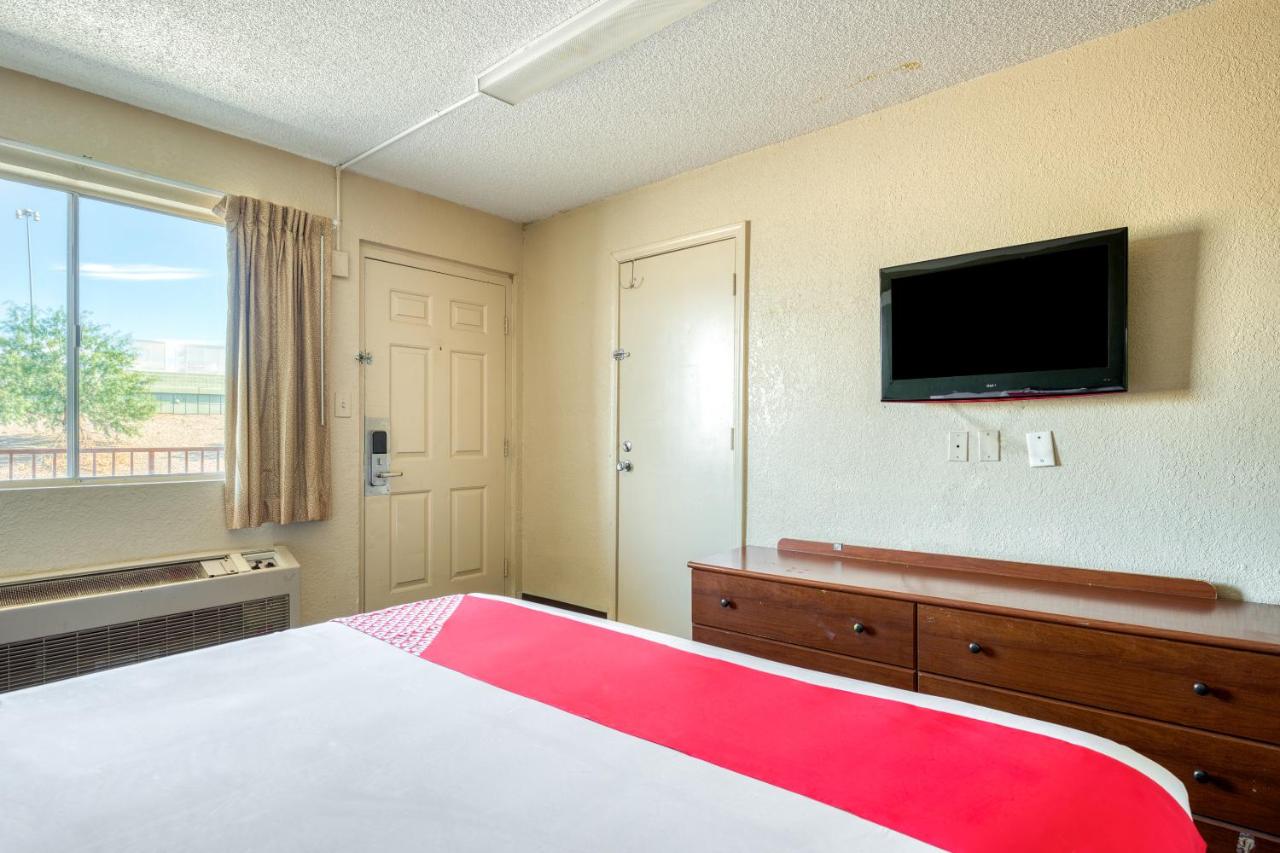  | OYO Hotel Tucson Downtown
