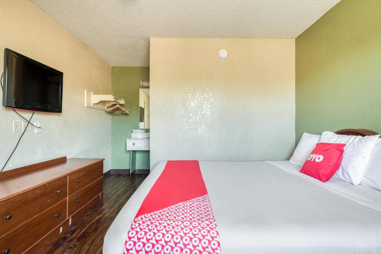  | OYO Hotel Tucson Downtown