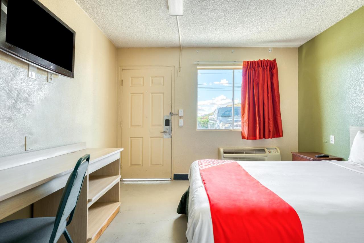  | OYO Hotel Tucson Downtown