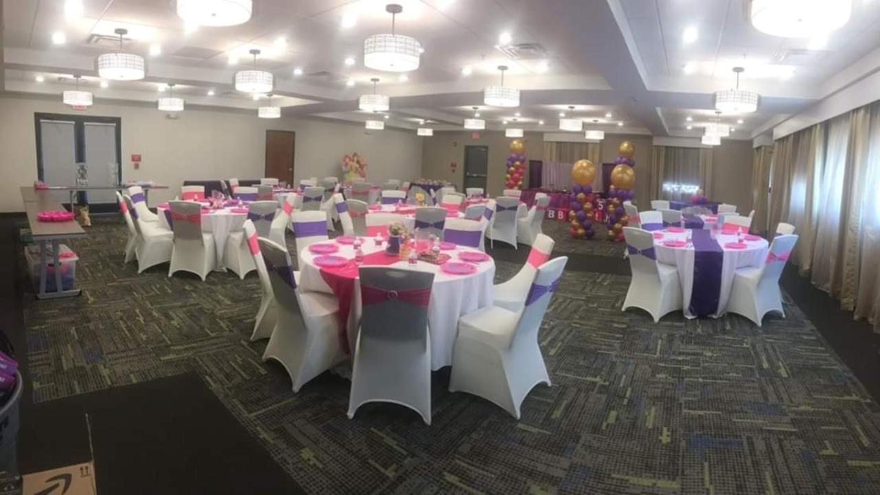 | Holiday Inn Express Bordentown - Trenton South, an IHG Hotel