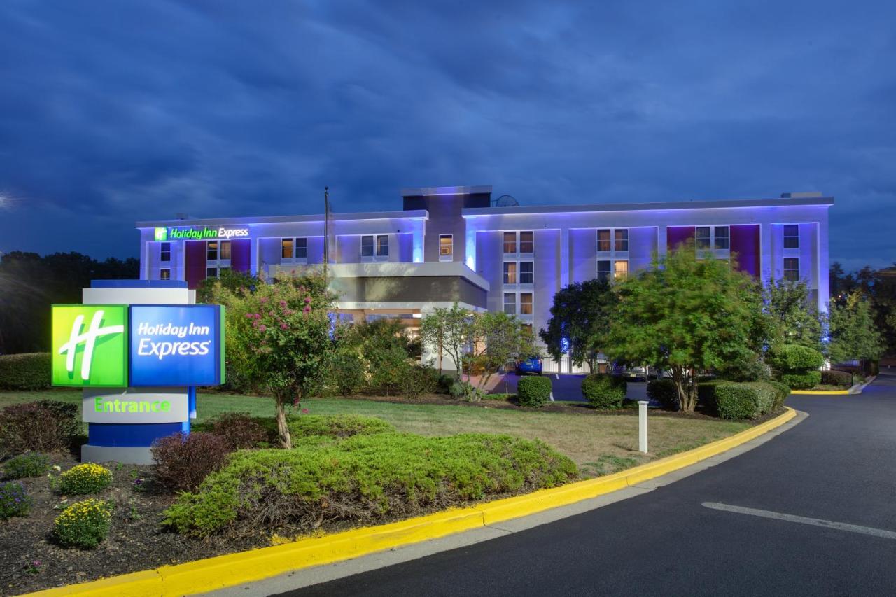  | Holiday Inn Express Washington DC East- Andrews AFB, an IHG Hotel