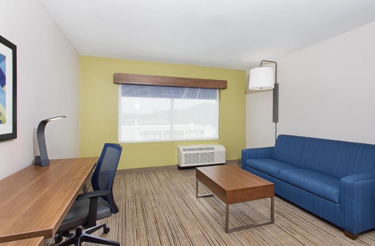 | Holiday Inn Express Williamsburg, an IHG Hotel