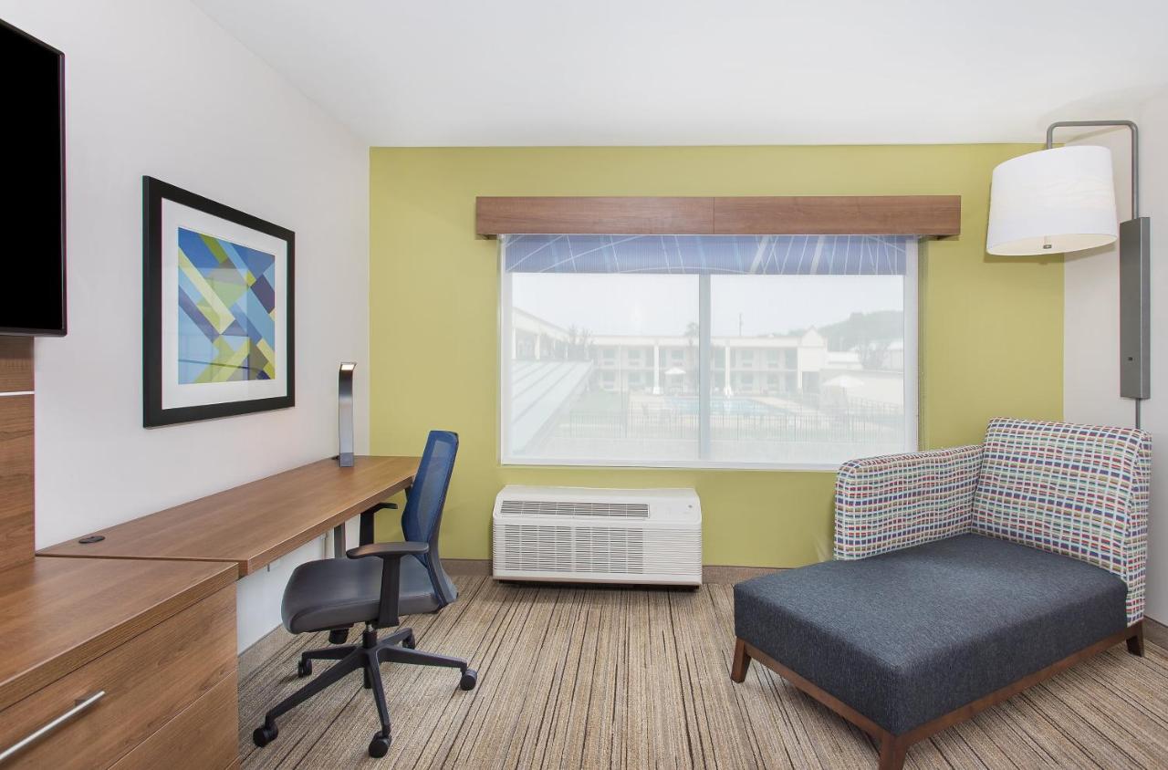 | Holiday Inn Express Williamsburg, an IHG Hotel