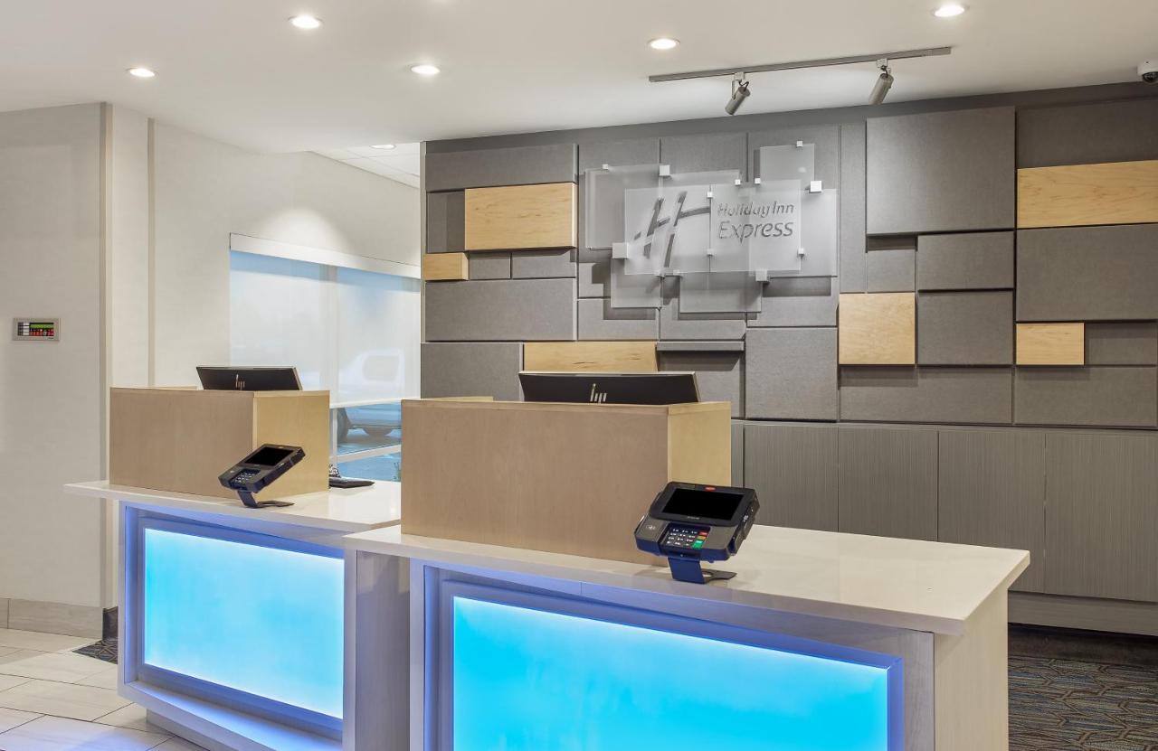 | Holiday Inn Express Williamsburg, an IHG Hotel