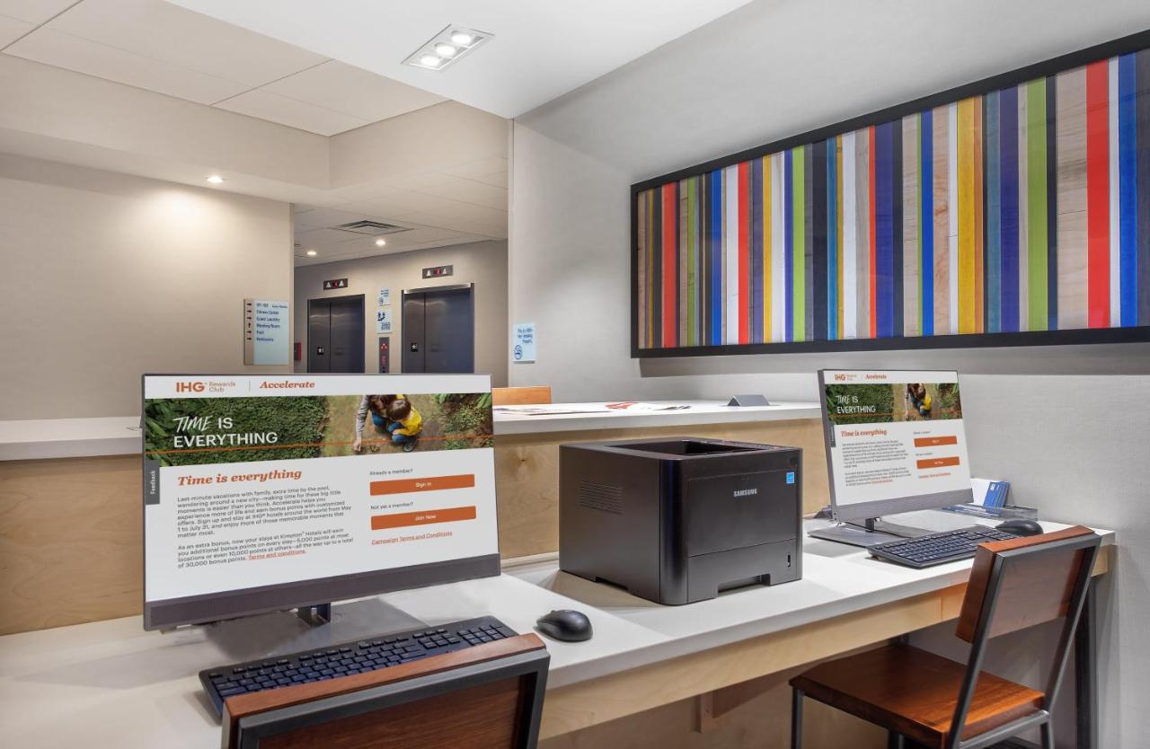 | Holiday Inn Express Williamsburg, an IHG Hotel