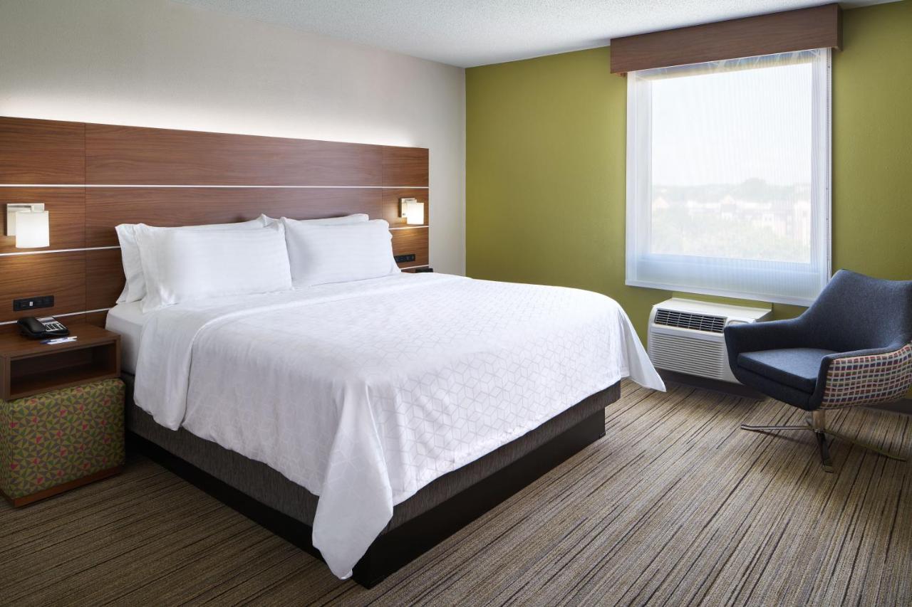 | Holiday Inn Express - Richmond Downtown, an IHG Hotel