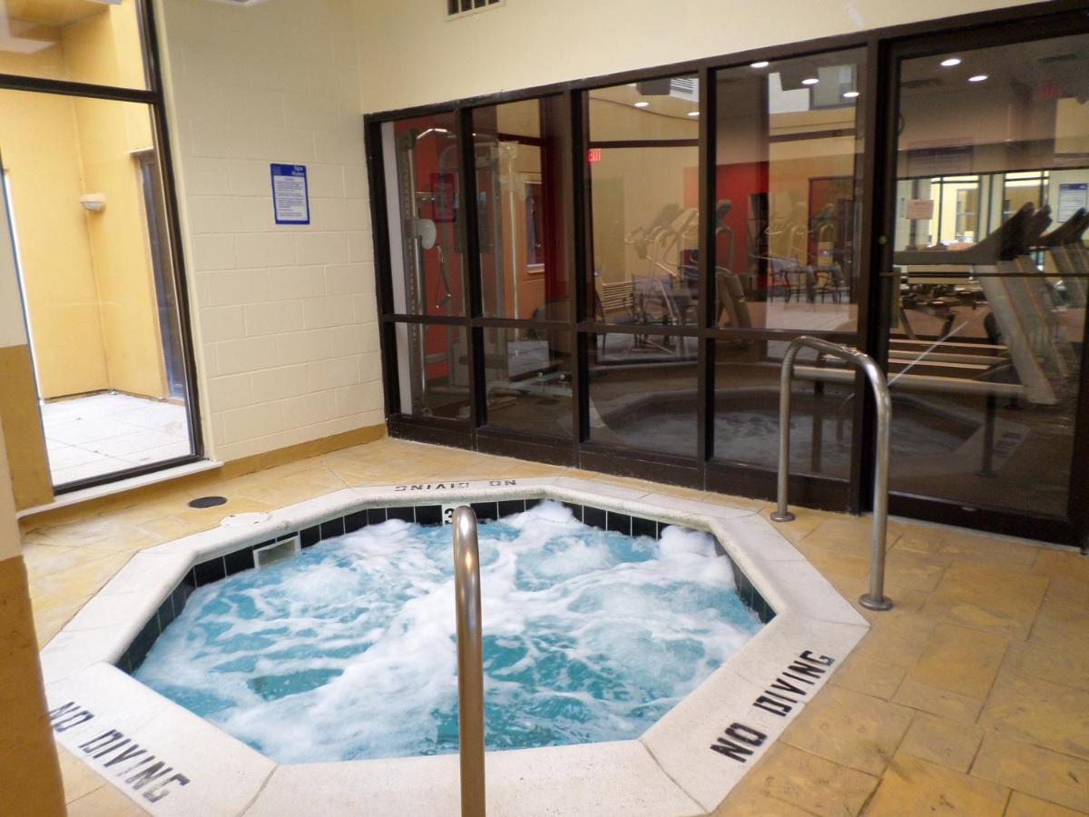 | Radisson Akron-Fairlawn Copley