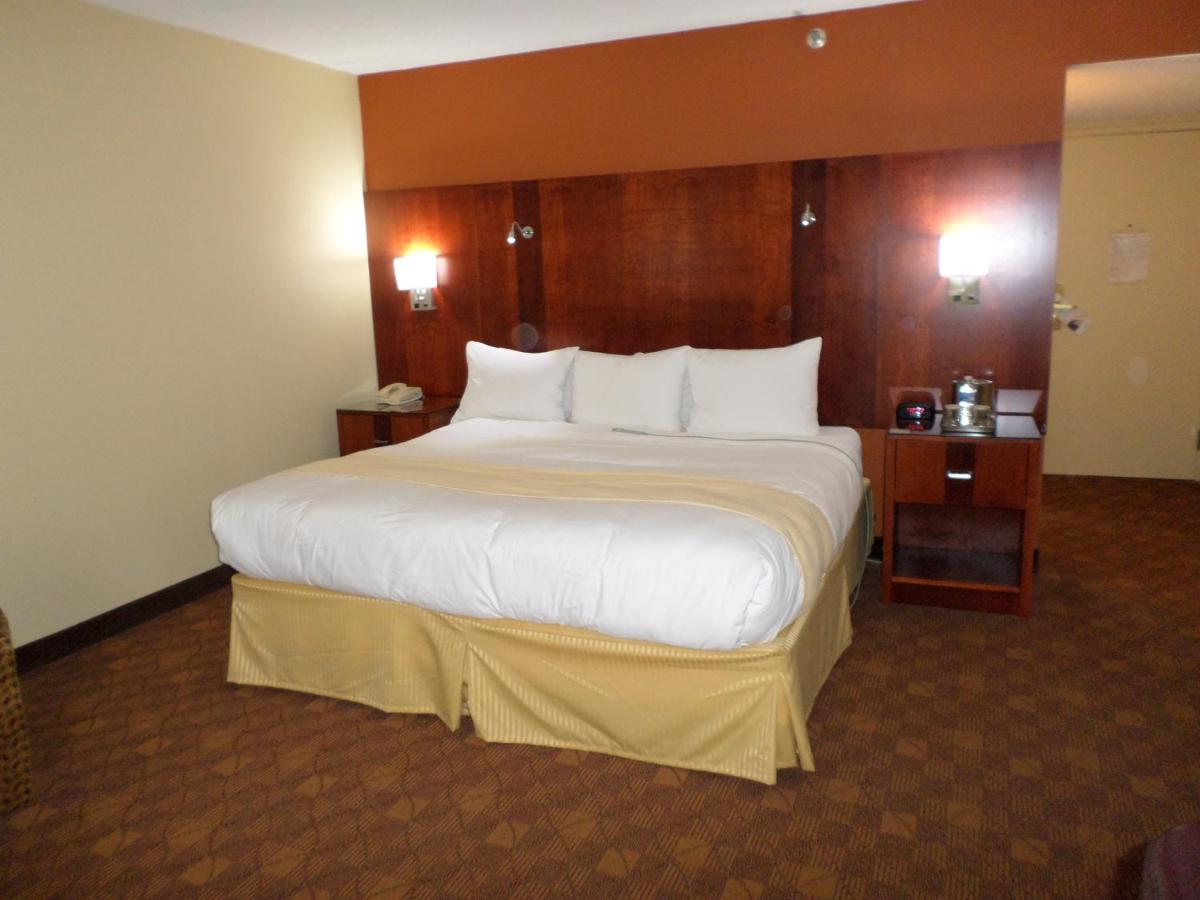 | Radisson Akron-Fairlawn Copley