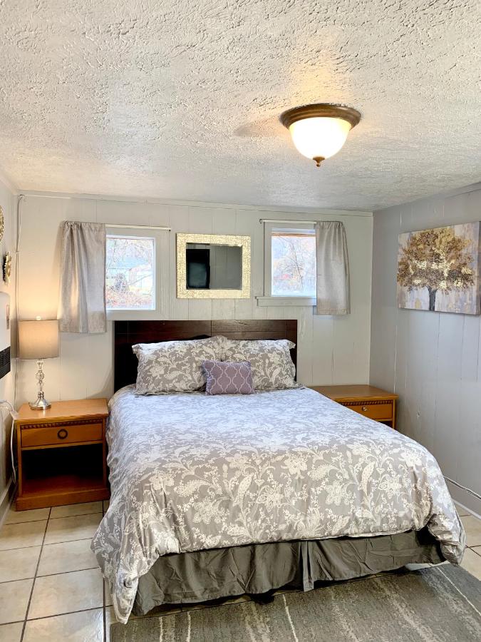 | Creek Water Inn