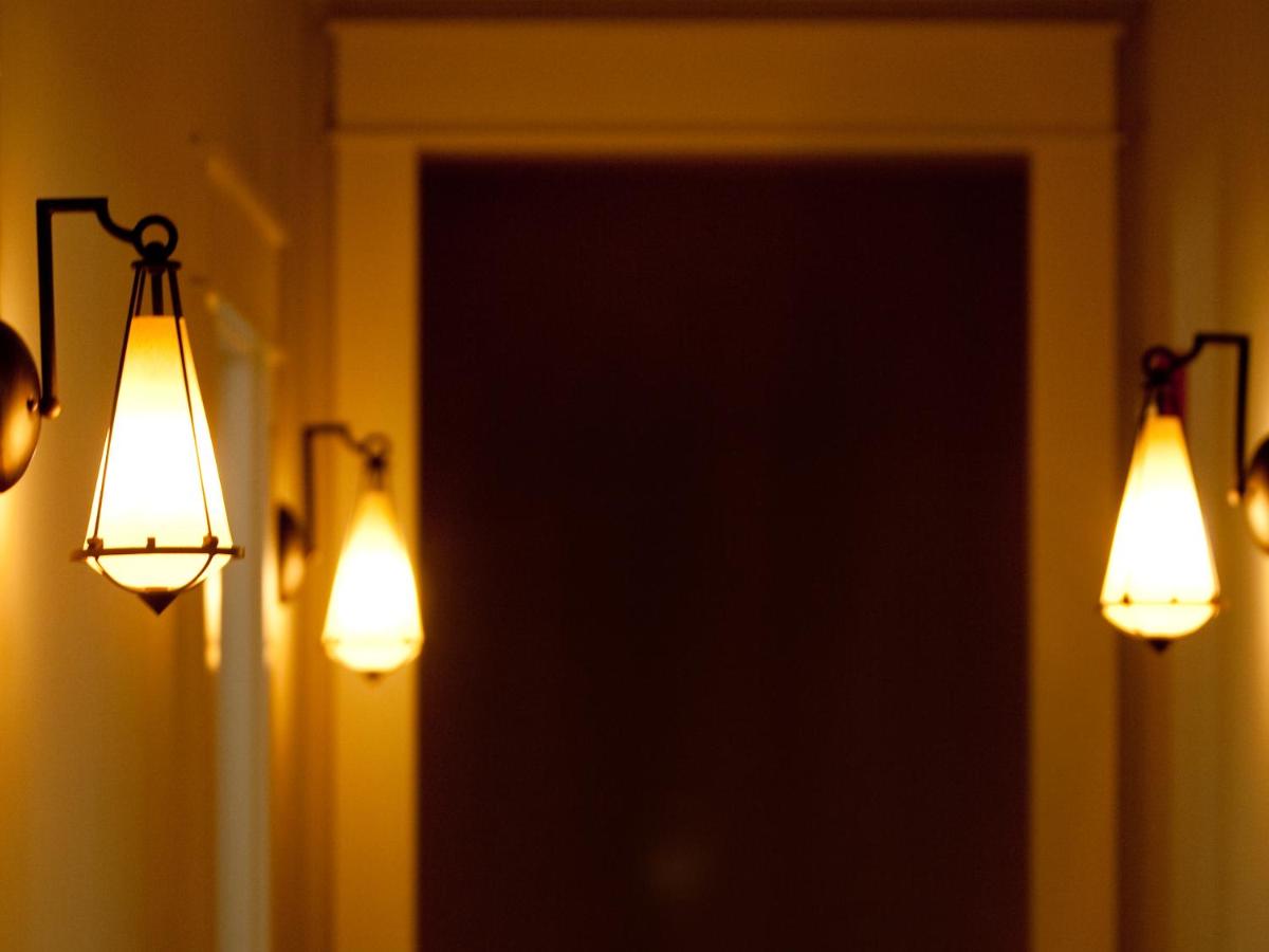 | Showers Inn