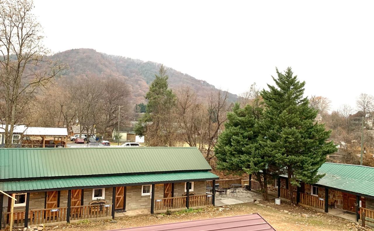 | Creek Water Inn