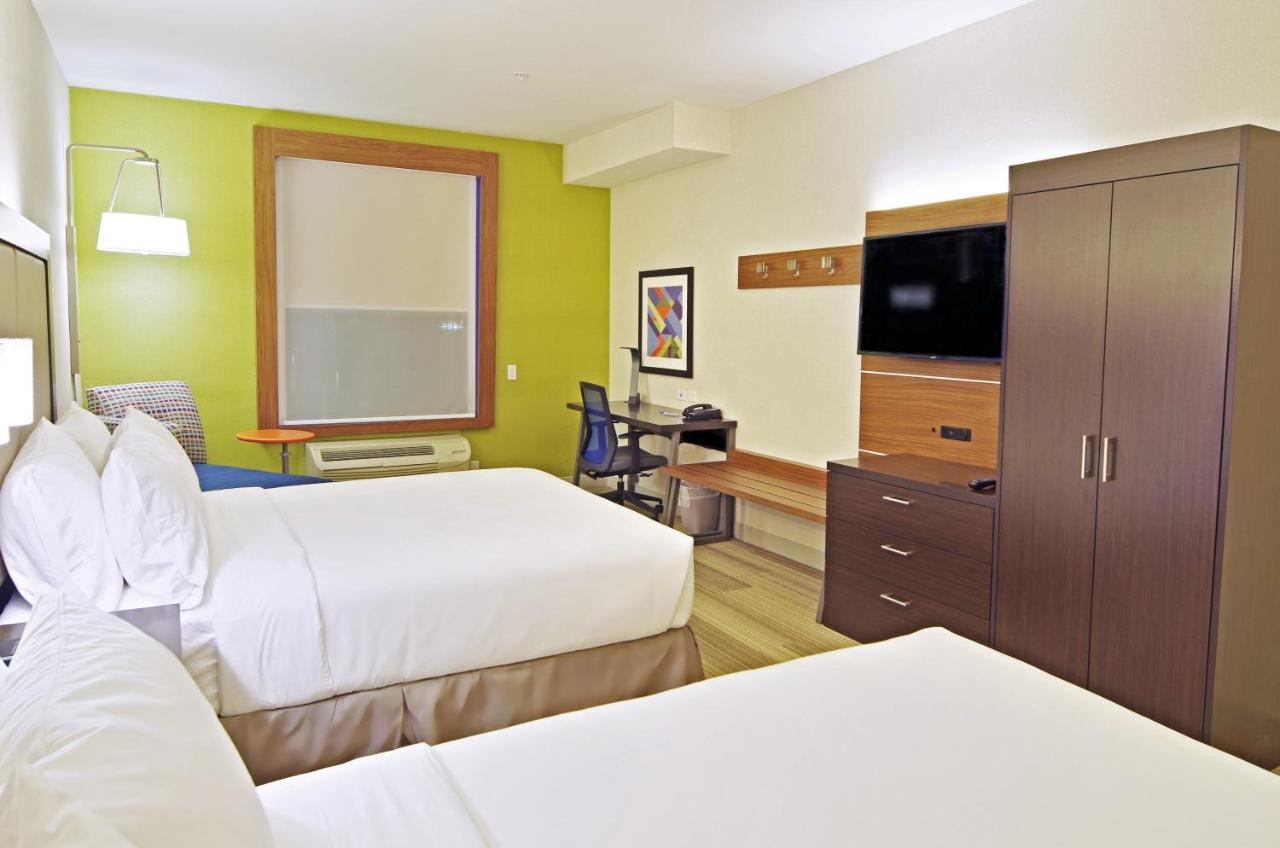 Queen Room with Two Queen Beds - Non-Smoking at Holiday Inn Express Hotel & Suites Phoenix North Scottsdale by IHG