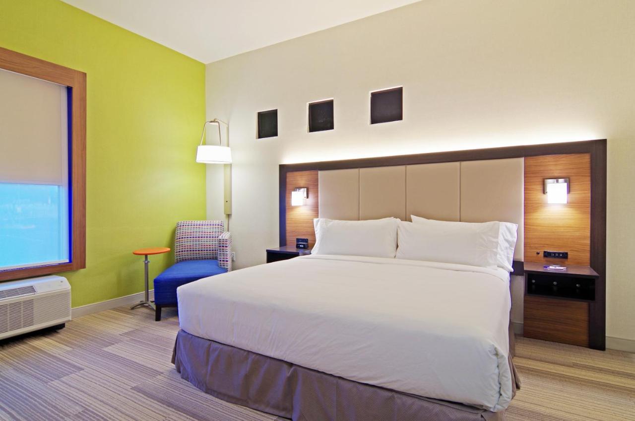 Executive King Room - Non-Smoking at Holiday Inn Express Hotel & Suites Phoenix North Scottsdale by IHG