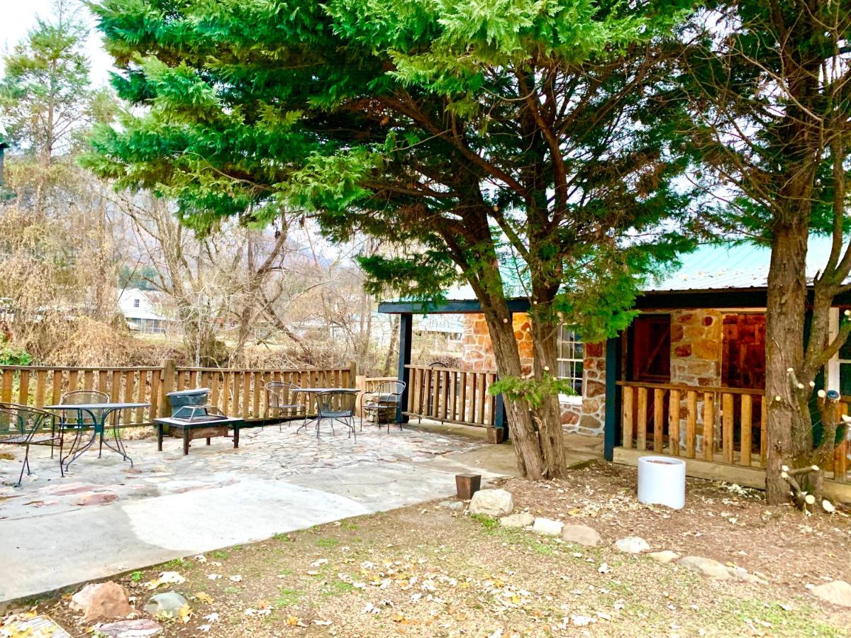 | Creek Water Inn