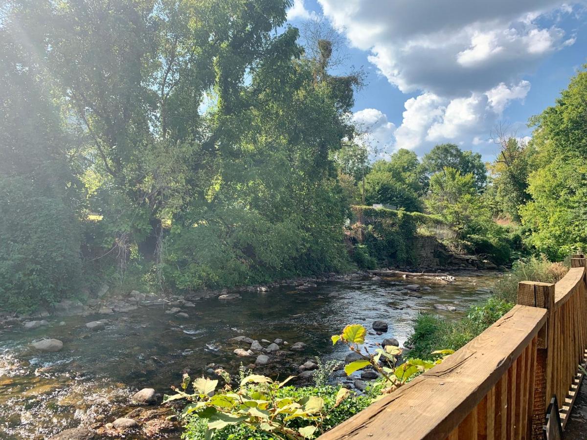 | Creek Water Inn