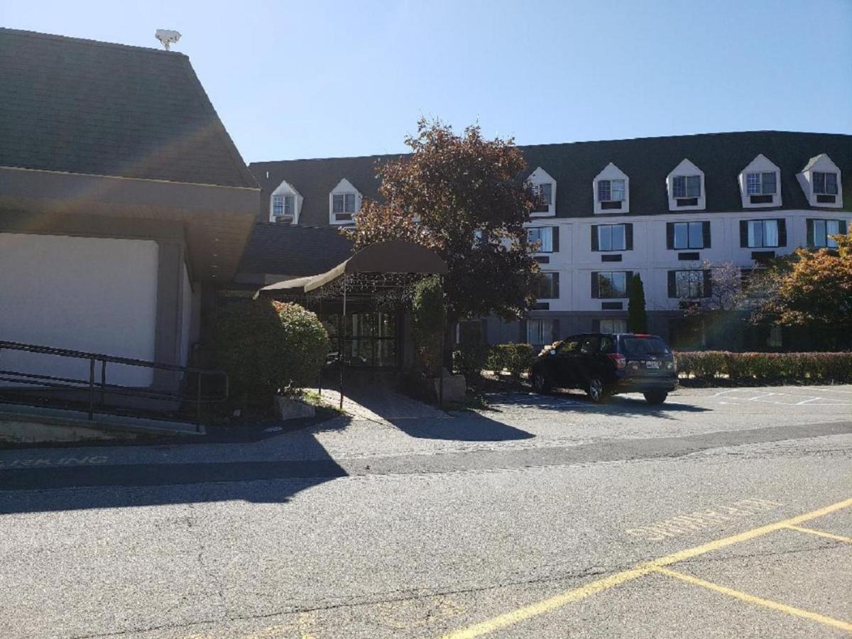 | Chateau Resort & Conference Center