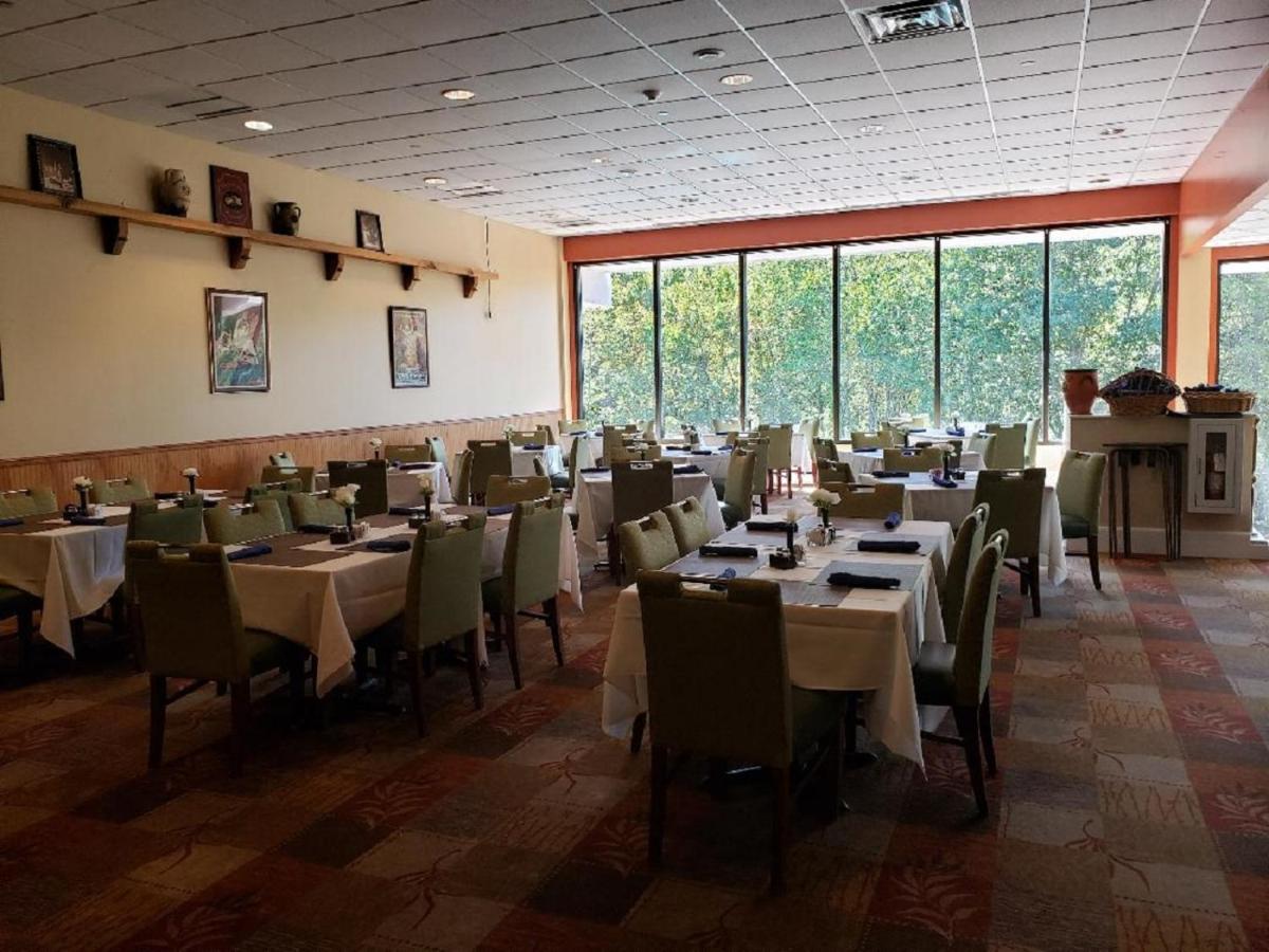 | Chateau Resort & Conference Center