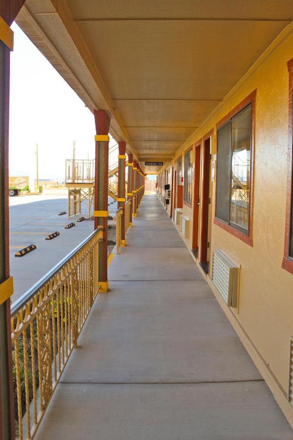  | Hawthorne's Best Inn