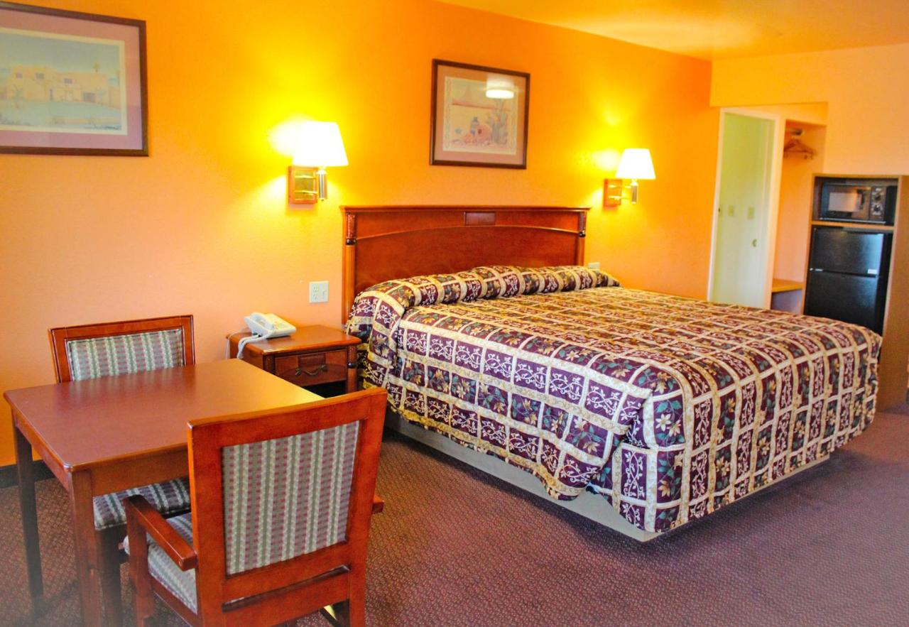  | Hawthorne's Best Inn
