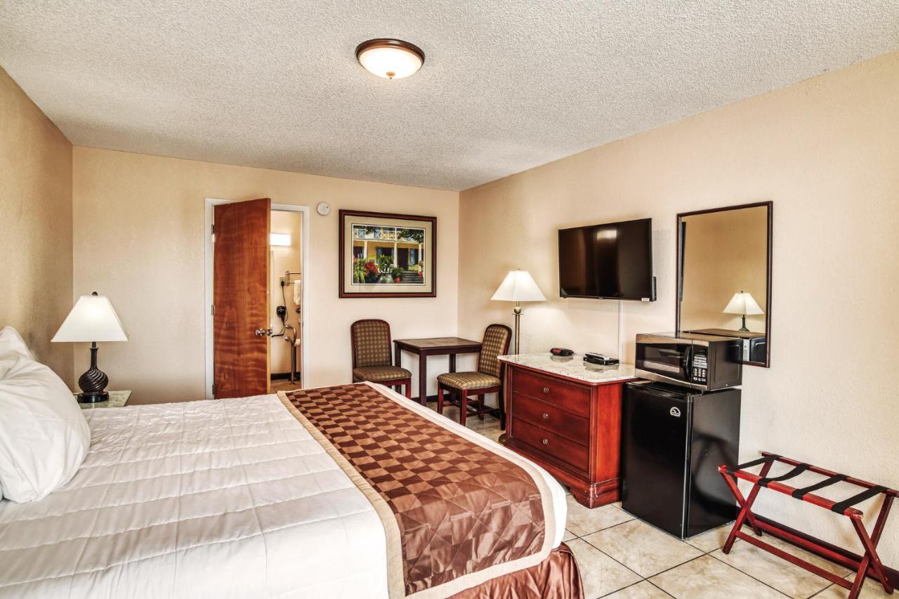 | Palms Garden Inn