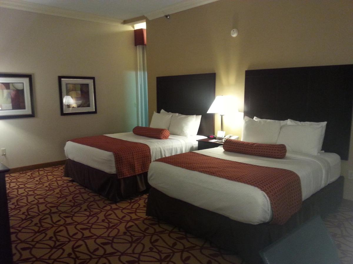 Queen Room with Two Queen Beds - Non-Smoking (Larger Room) at Best Western Park Hotel
