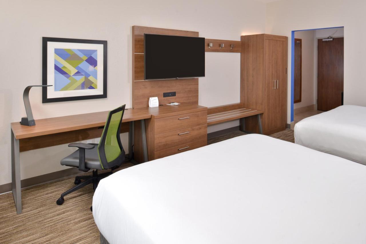 Queen Room with Two Queen Beds - Non-Smoking at Holiday Inn Express Early by IHG