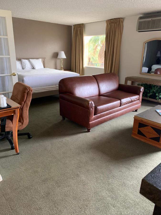 King Suite at Desert Hot Springs Spa Hotel