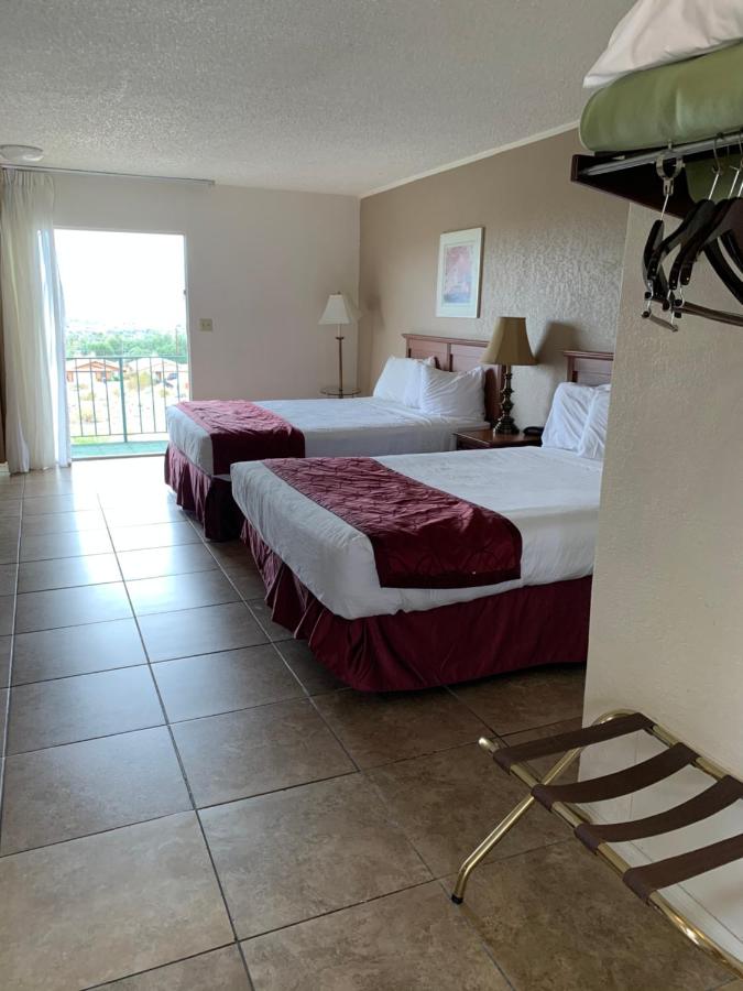 Deluxe Queen Room with Two Queen Beds at Desert Hot Springs Spa Hotel