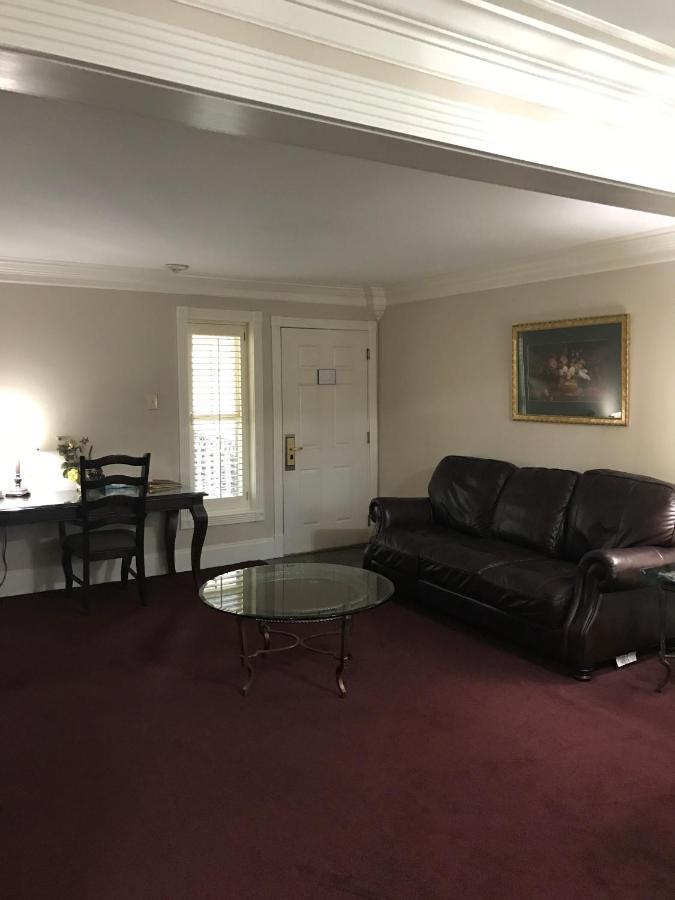 | LA Plaza Apartments