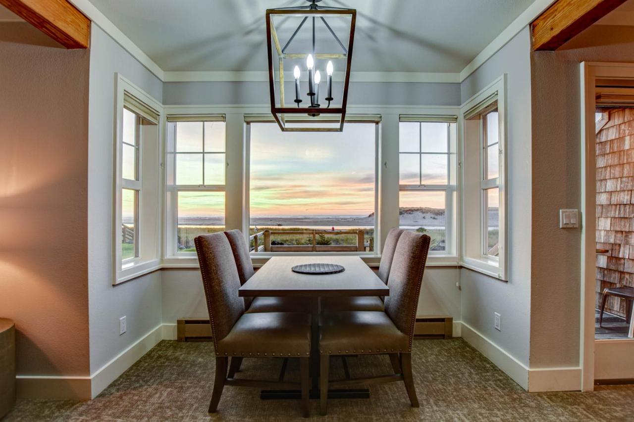 White Heron Victorian - Ocean Front One Bedroom Suite at The Waves