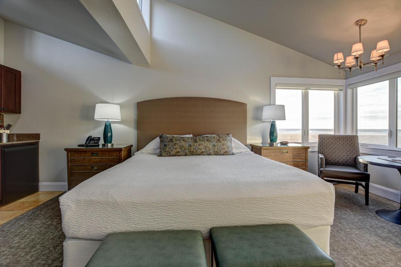 Flagship - Ocean Front King Studio at The Waves