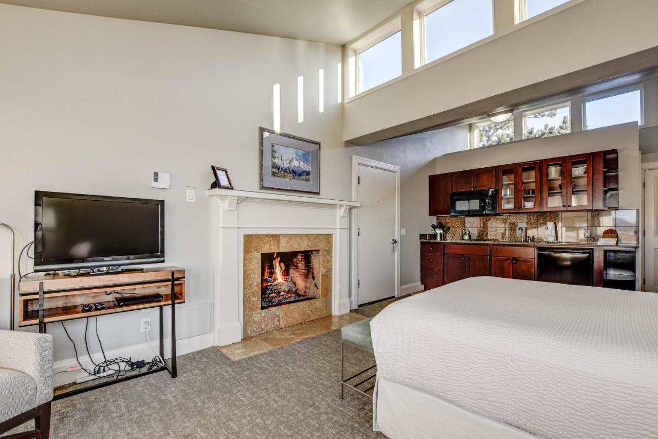 Flagship - Ocean Front Junior Suite at The Waves