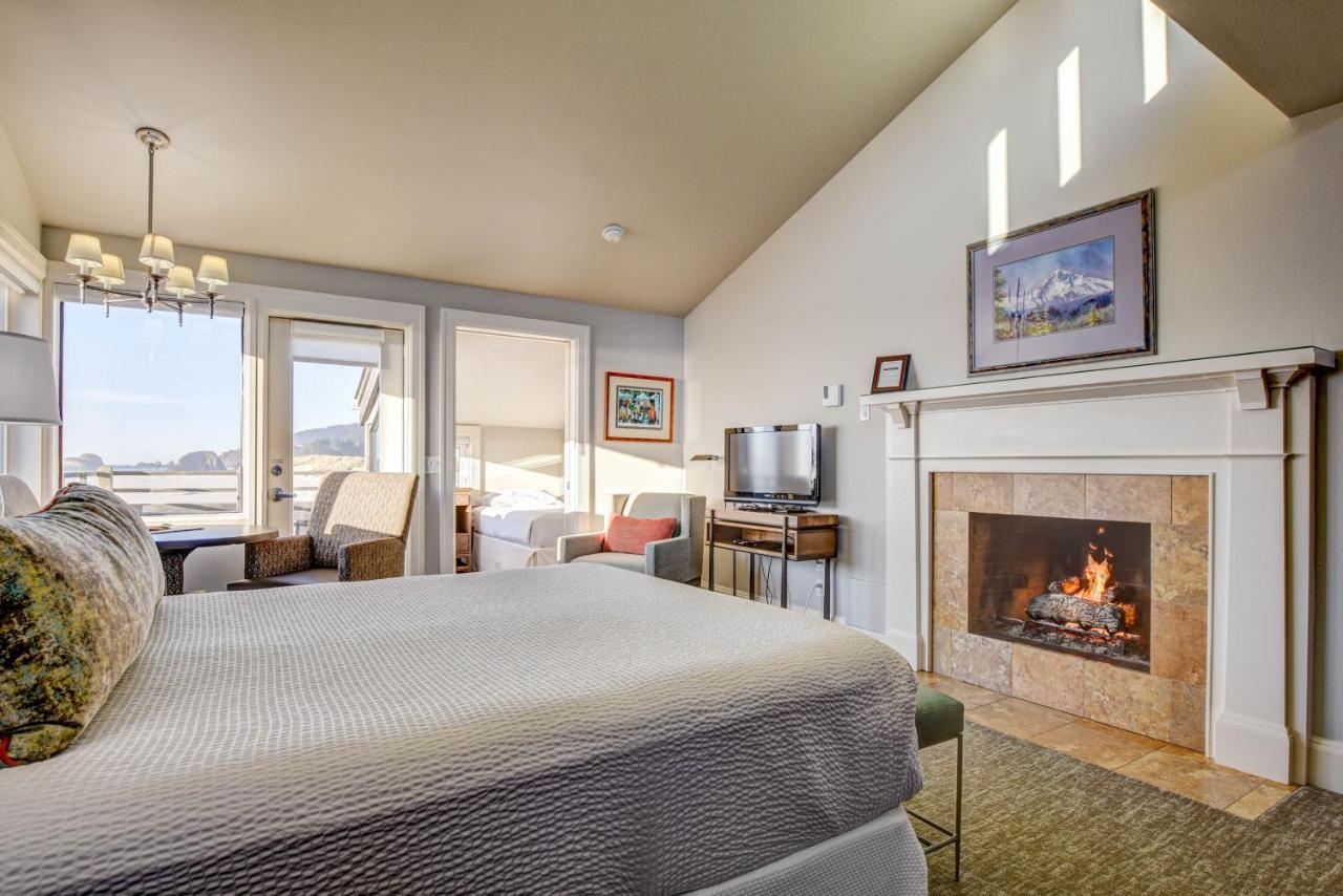 Flagship - Ocean Front Junior Suite at The Waves