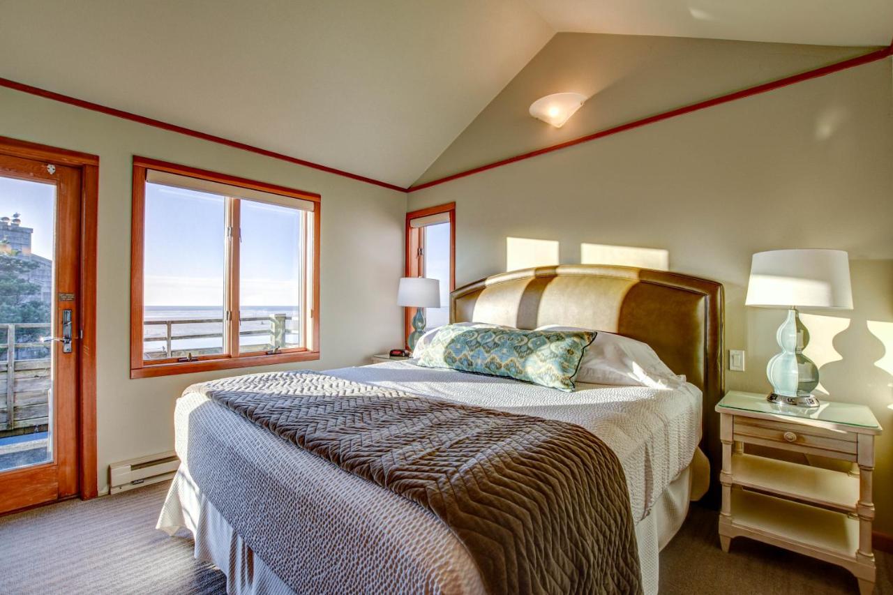 Southwind One-Bedroom Suite with Ocean View at The Waves