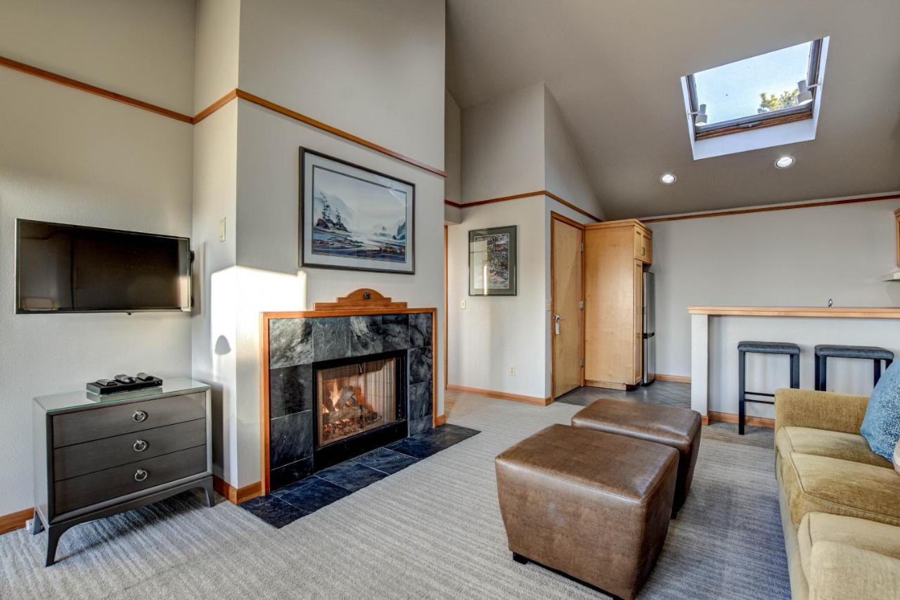 Southwind One-Bedroom Suite with Ocean View at The Waves