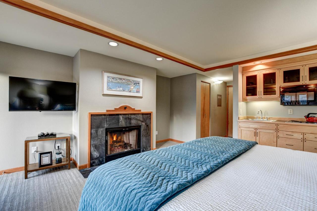 King Studio with Ocean View at The Waves