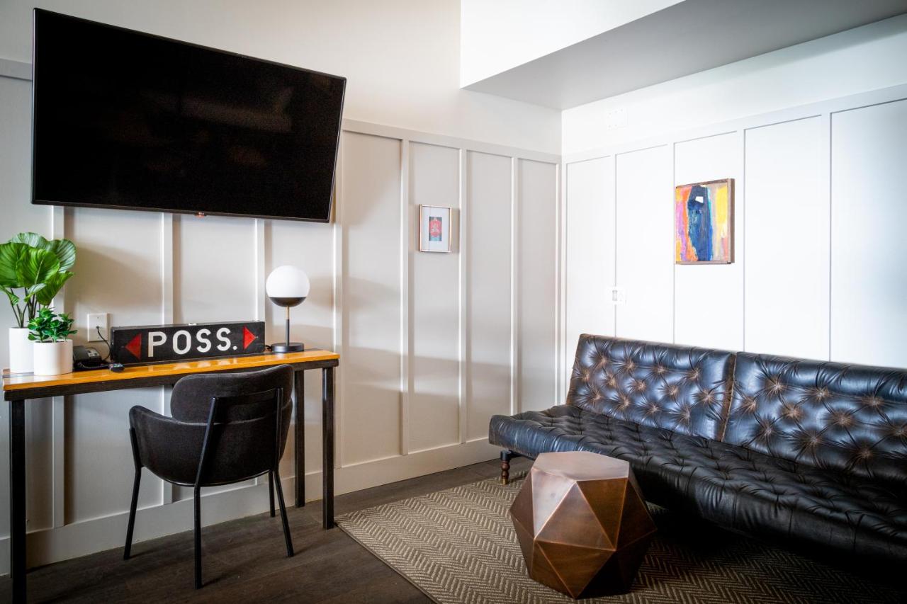 Signature Loft at The Chicago Hotel Collection River North