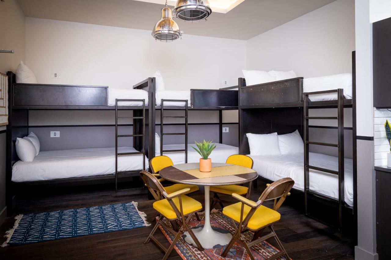 Signature Loft at The Chicago Hotel Collection River North