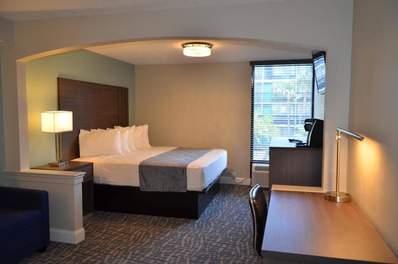 Executive Renovated King Renovated at Opal Hotel & Suites
