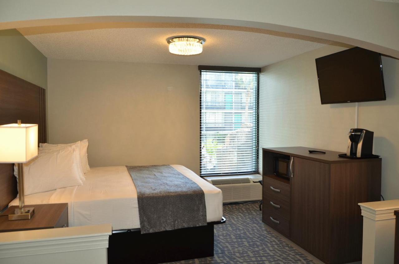 Executive Renovated King Renovated at Opal Hotel & Suites