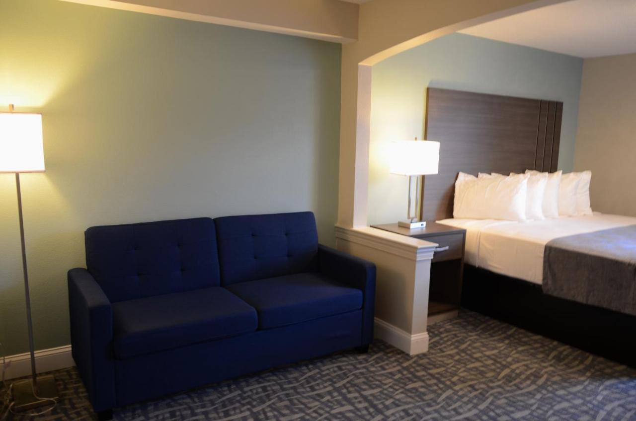 Executive Renovated King Renovated at Opal Hotel & Suites