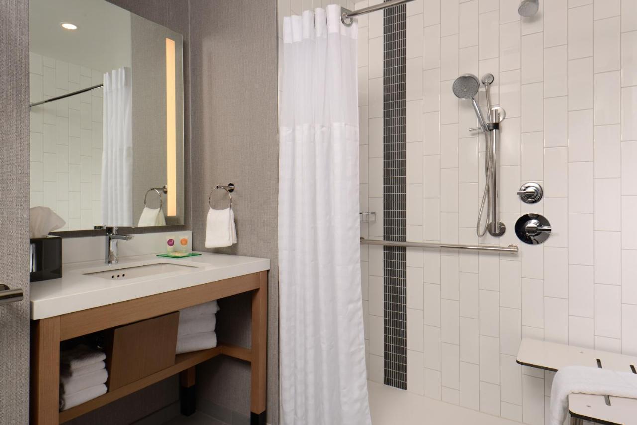 King Room - Disability Access at Hyatt Place Peña Station/Denver Airport