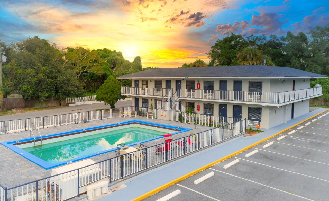 | Sunshine Inn