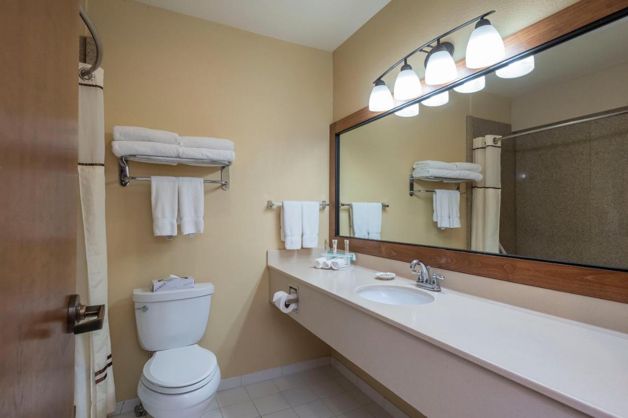 King Room at Truckee Donner Lodge