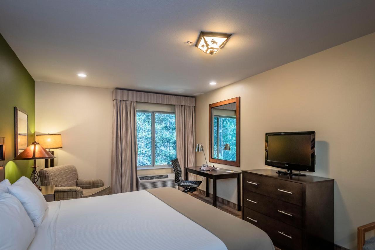 King Room at Truckee Donner Lodge