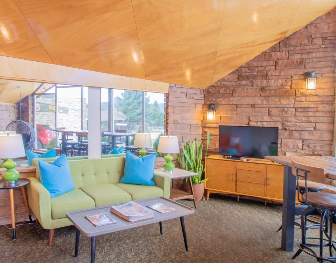  | Coyote Mountain Lodge